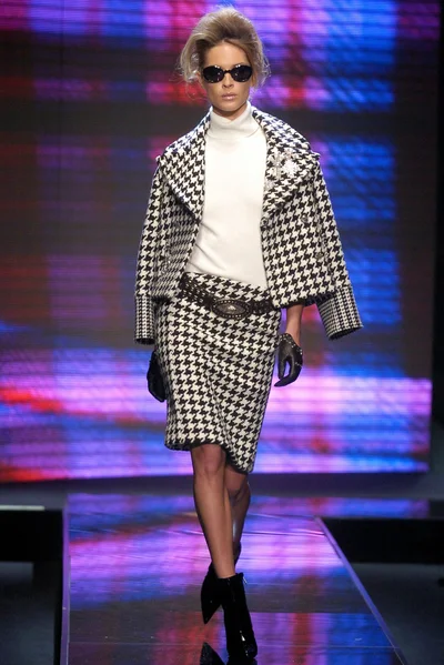 Look 13